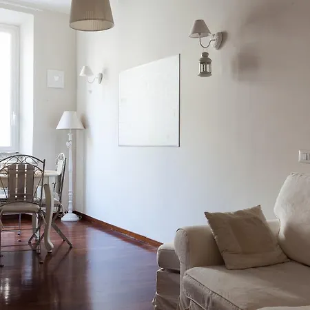 La Maison Des Fleurs Apartment